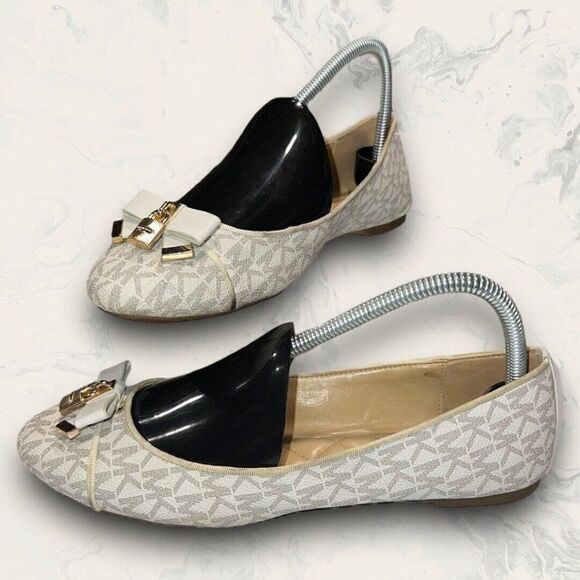 Michael Kors Monogram Ballerina Shoes Flats Gold Lock And Bow Women’s Size 8.5M - Picture 1 of 8